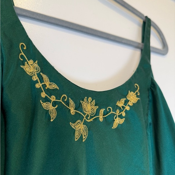 Vintage Victoria's Secret Green Camisole with Gold Embroidery 100% Silk - Picture 2 of 6